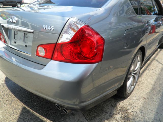 2006 Infiniti M45 1999 Toyota CE