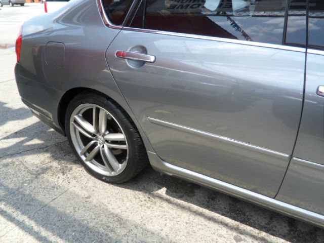 2006 Infiniti M45 1999 Toyota CE
