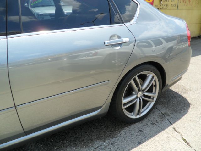 2006 Infiniti M45 1999 Toyota CE