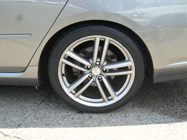 2006 Infiniti M45 1999 Toyota CE