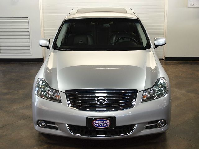 2008 Infiniti M45x Crown Victoria