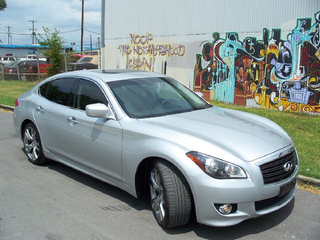 2011 Infiniti M56 C7DV