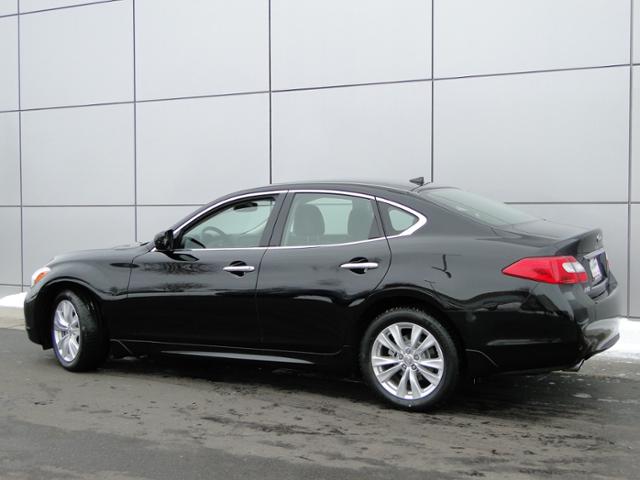 2011 Infiniti M56x Base
