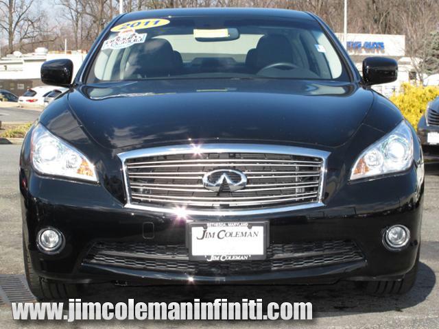 2011 Infiniti M56x Base