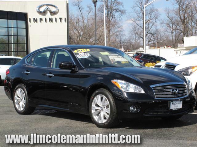 2011 Infiniti M56x Base