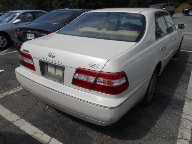 1997 Infiniti Q45 Base