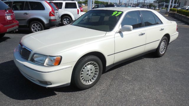 1997 Infiniti Q45 Base