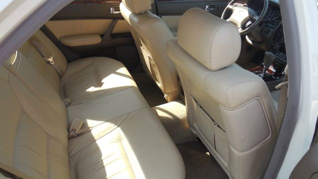 1997 Infiniti Q45 Base