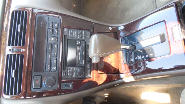 1997 Infiniti Q45 Base