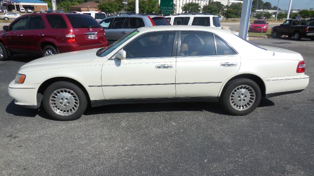 1997 Infiniti Q45 Base