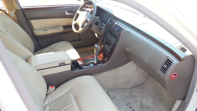 1997 Infiniti Q45 Base