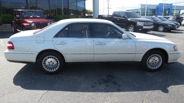 1997 Infiniti Q45 Base