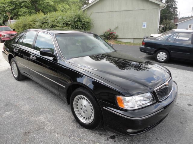 1998 Infiniti Q45 Base