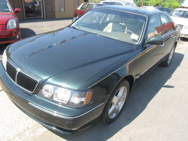 1999 Infiniti Q45 Base
