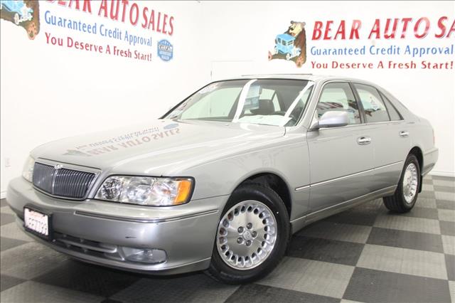 1999 Infiniti Q45 Base