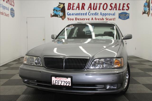 1999 Infiniti Q45 Base
