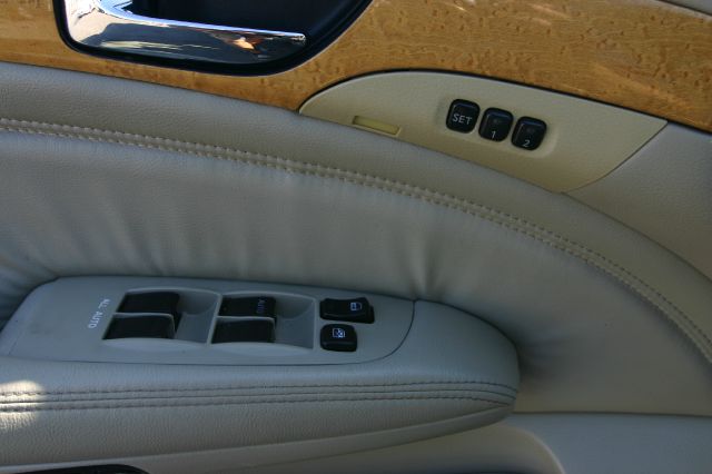 2002 Infiniti Q45 Base