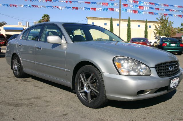 2002 Infiniti Q45 Base