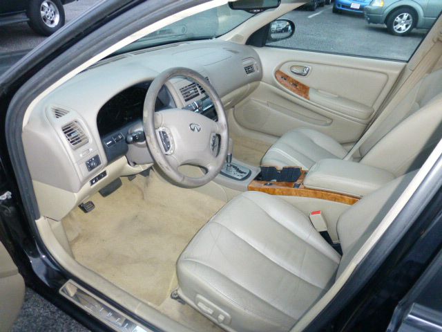 2002 Infiniti Q45 Base