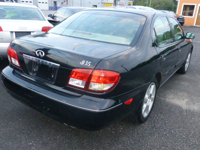 2002 Infiniti Q45 Base