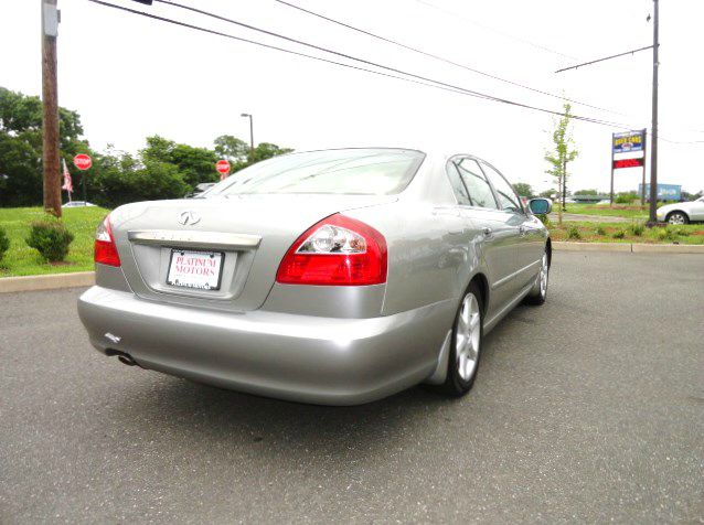 2002 Infiniti Q45 Base