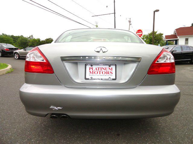 2002 Infiniti Q45 Base