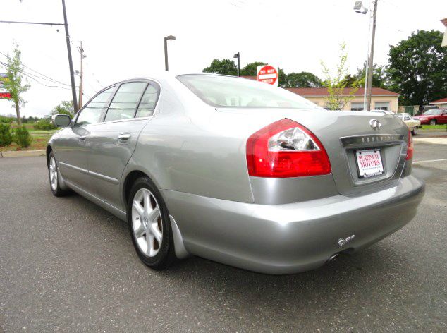 2002 Infiniti Q45 Base