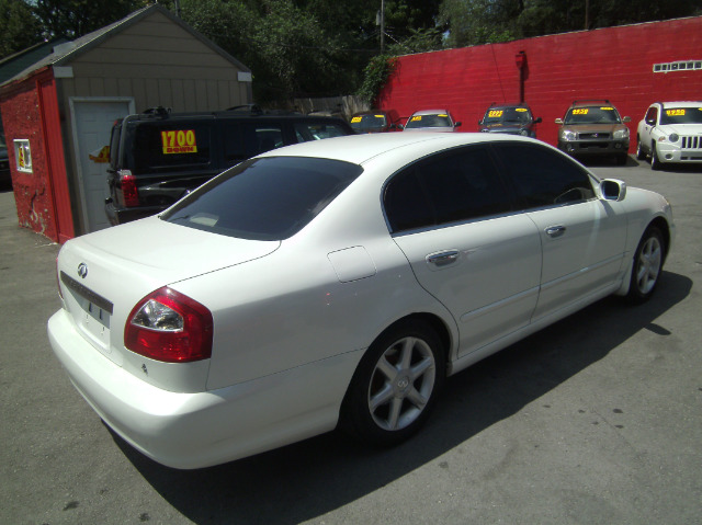 2002 Infiniti Q45 Base