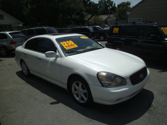 2002 Infiniti Q45 Base