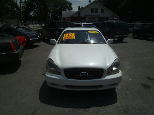 2002 Infiniti Q45 Base