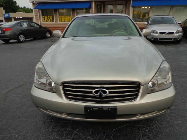 2002 Infiniti Q45 Base