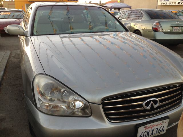 2002 Infiniti Q45 Base