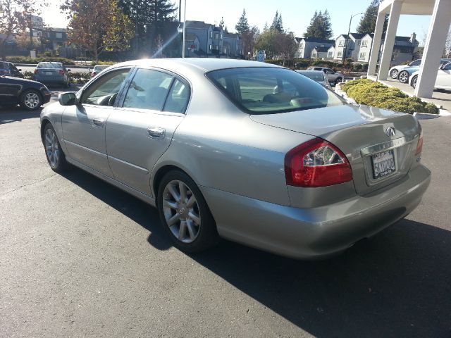 2002 Infiniti Q45 Base
