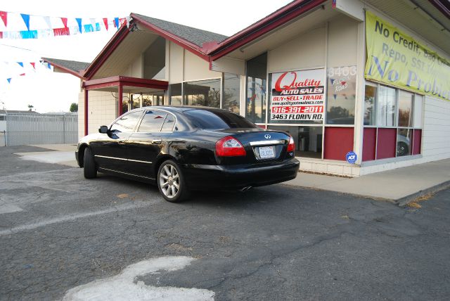 2002 Infiniti Q45 Base