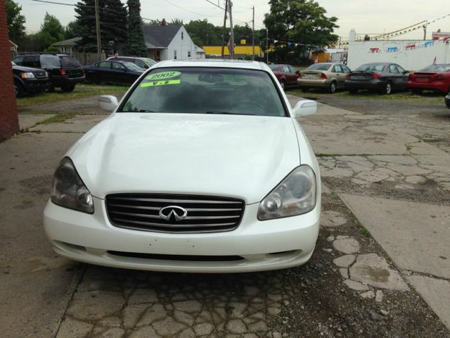 2002 Infiniti Q45 Base