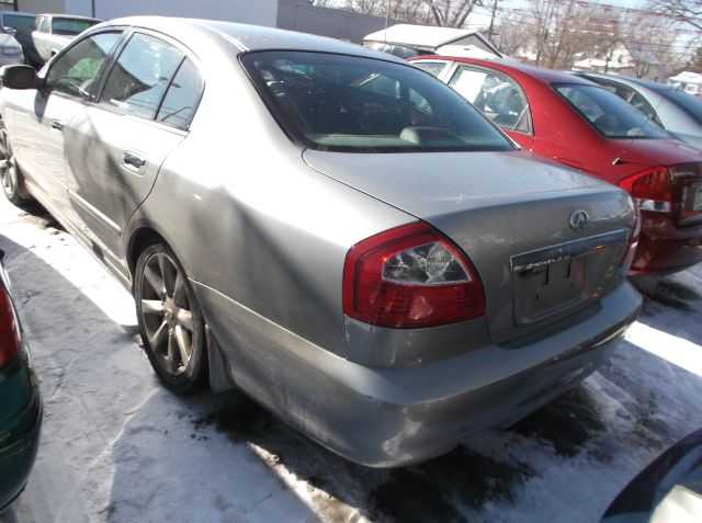 2002 Infiniti Q45 Base