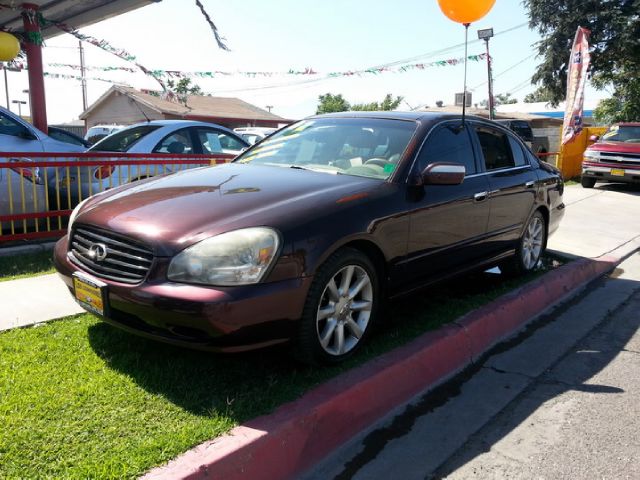 2002 Infiniti Q45 Base