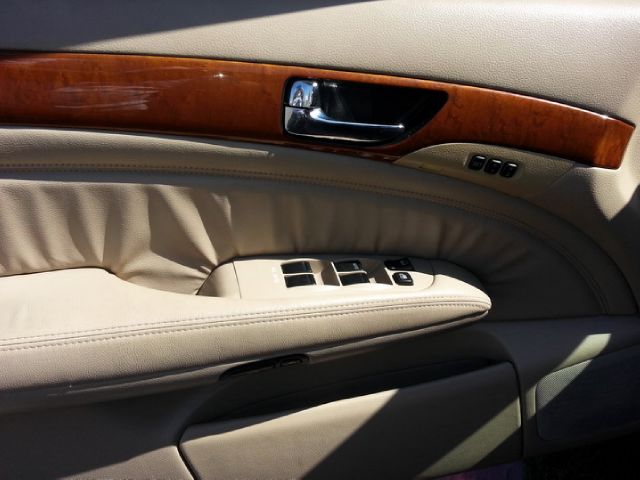 2002 Infiniti Q45 Base