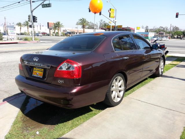 2002 Infiniti Q45 Base