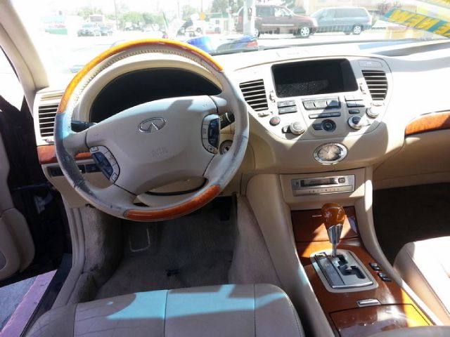 2002 Infiniti Q45 Base