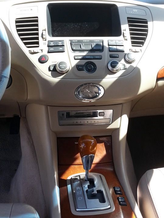 2002 Infiniti Q45 Base