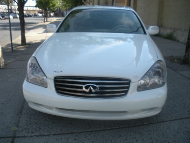 2002 Infiniti Q45 Base