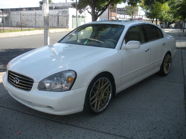 2002 Infiniti Q45 Base