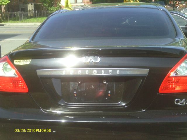 2002 Infiniti Q45 Base