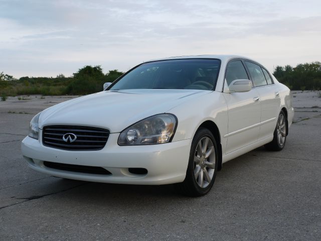 2002 Infiniti Q45 Base