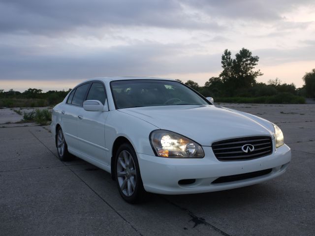 2002 Infiniti Q45 Base