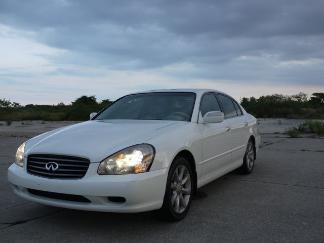 2002 Infiniti Q45 Base