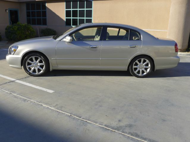 2004 Infiniti Q45 Premium