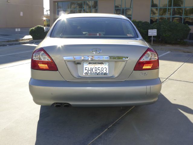 2004 Infiniti Q45 Premium