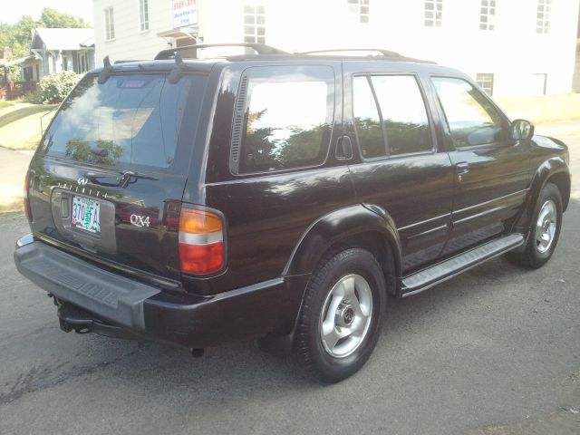 1997 Infiniti QX4 Super